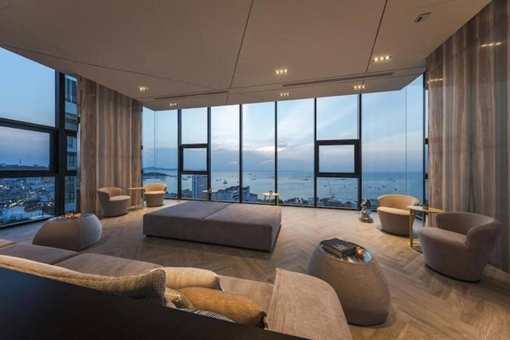 The Base Central Pattaya Bagian luar foto