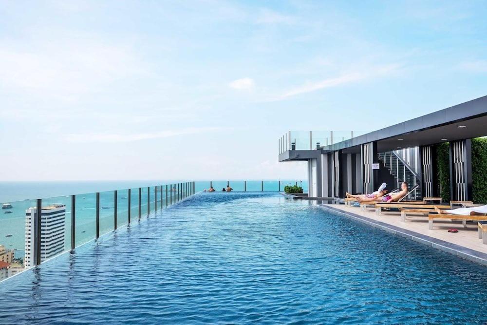 The Base Central Pattaya Bagian luar foto
